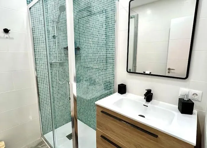 Apartamento Three Bedroom In Rivas